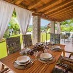 Pet Friendly In * Roč