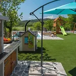 Pet Friendly In Roč