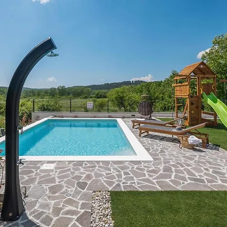 Pet Friendly In * Roč
