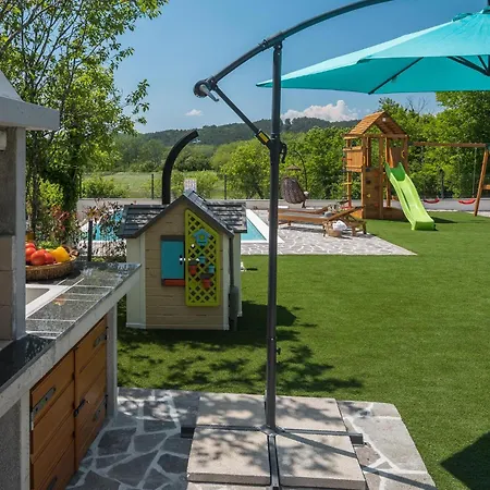 Stunning In With House A Panoramic View Roč