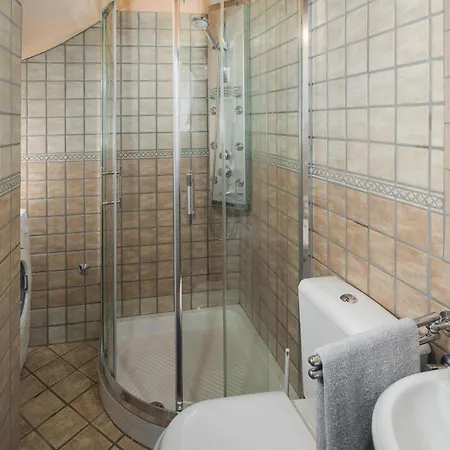 Stunning In With House A Panoramic View Dom wakacyjny Roč